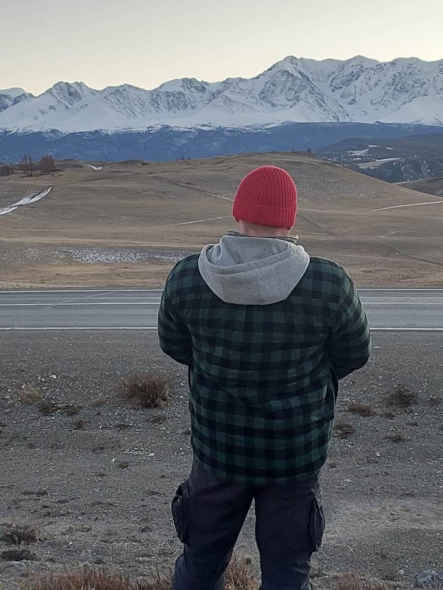 Фото на так себе телефон, но звонки с фотоаппарата-ещё хуже