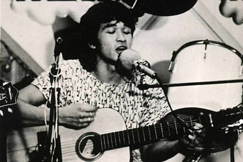 Виктор Цой 1985 год (https://vk.com/photo-1090630_388555107)