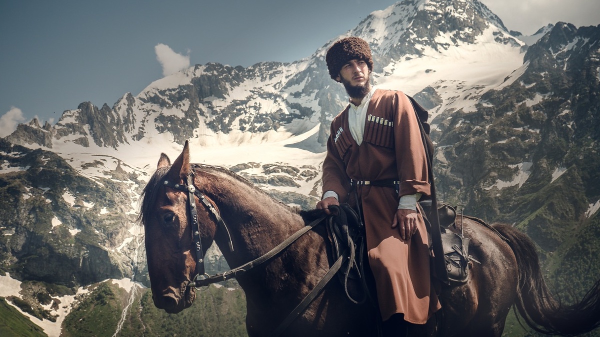 Осман Биджиев - руководитель Клуба конного туризма Wild Riders в Архызе