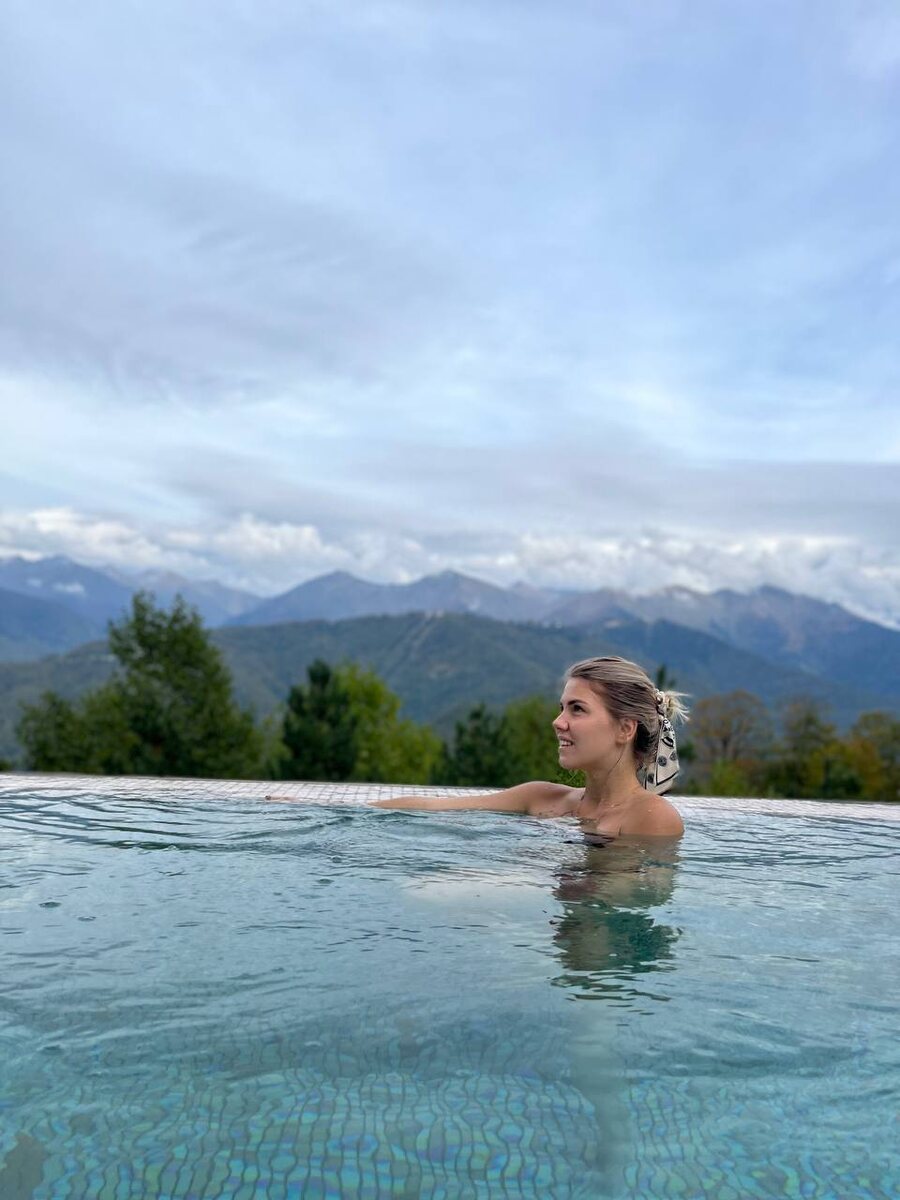 инфинити басейн в Долине 960