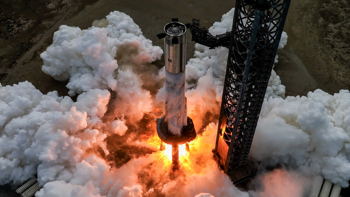 Статическое огневое испытание прототипа B14 11 декабря 2024 года, фото SpaceX
