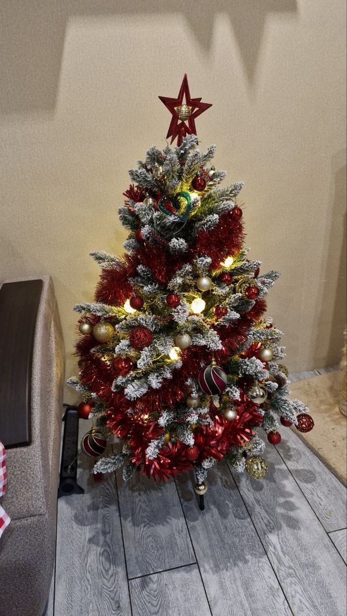 это наша ёлочка. фото автора