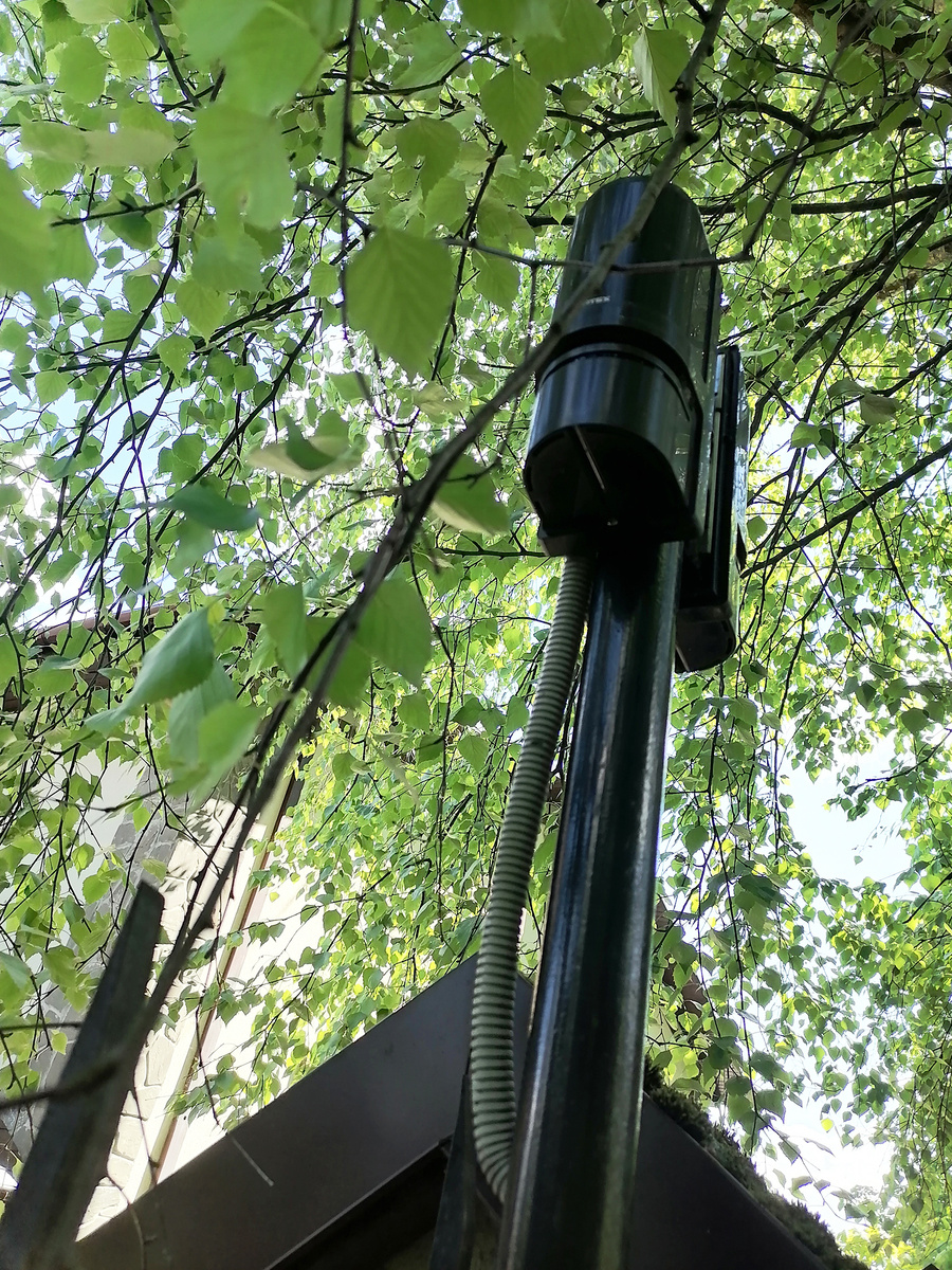 Такими усыпана вся рублёвка и не только. У большинства давно неработают!