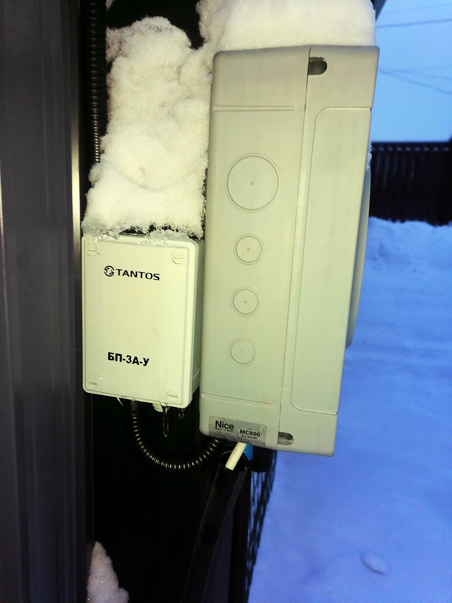 Уличный блок питания на 3 ампера 12 вольт Тантос БП-3А-У