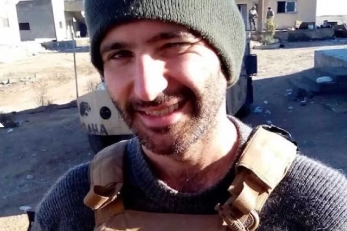    Дэниел Берк.