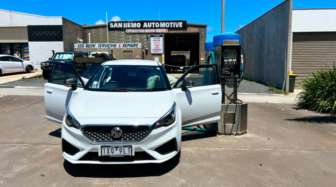 Приехали на мойку - оказалось самообслуживание