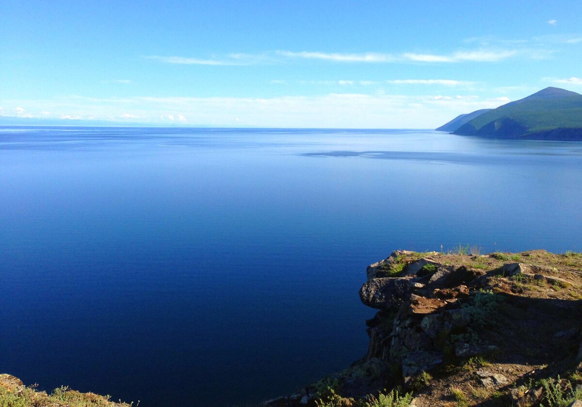 Байкал. Фото с сайта https://shoes-web.ru/samoe/bolshoe/ozero/primorskogo/kraya/presnovodnoe/. more/. Взято с Яндекс.Картинки