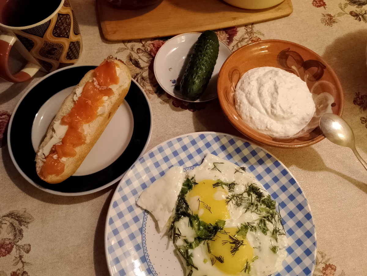 Внуков завтрак :) 