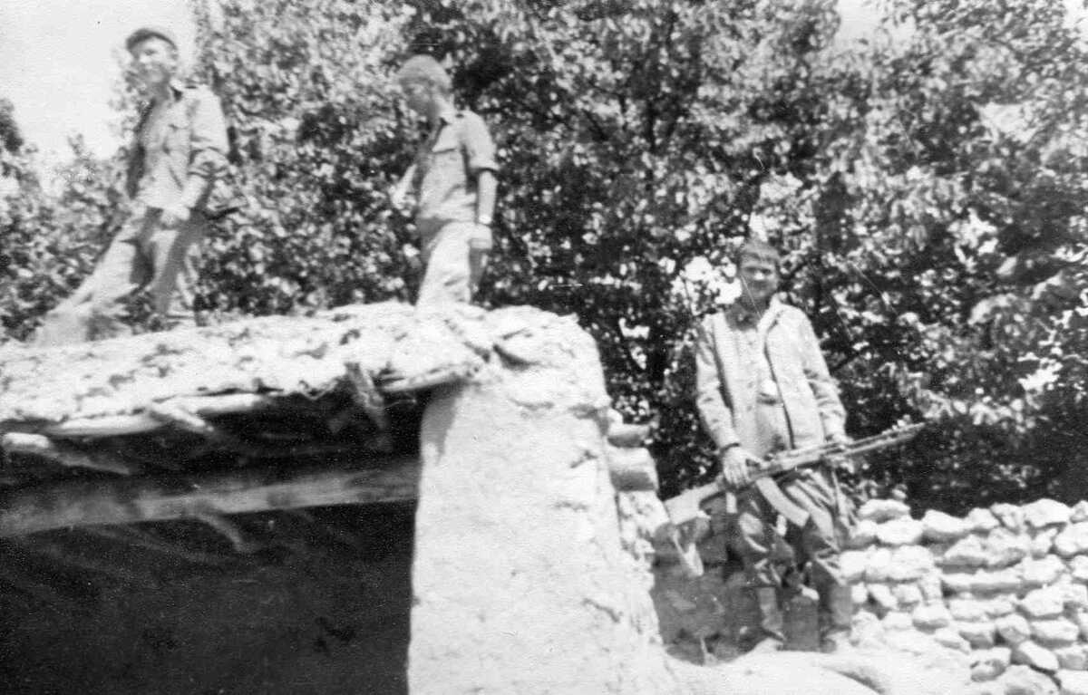 На "прочёске" летнего кишлака. 1984 год.