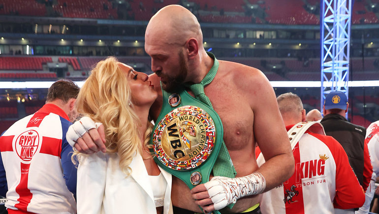    Тайсон Фьюри с женой Пэрис. Getty Images