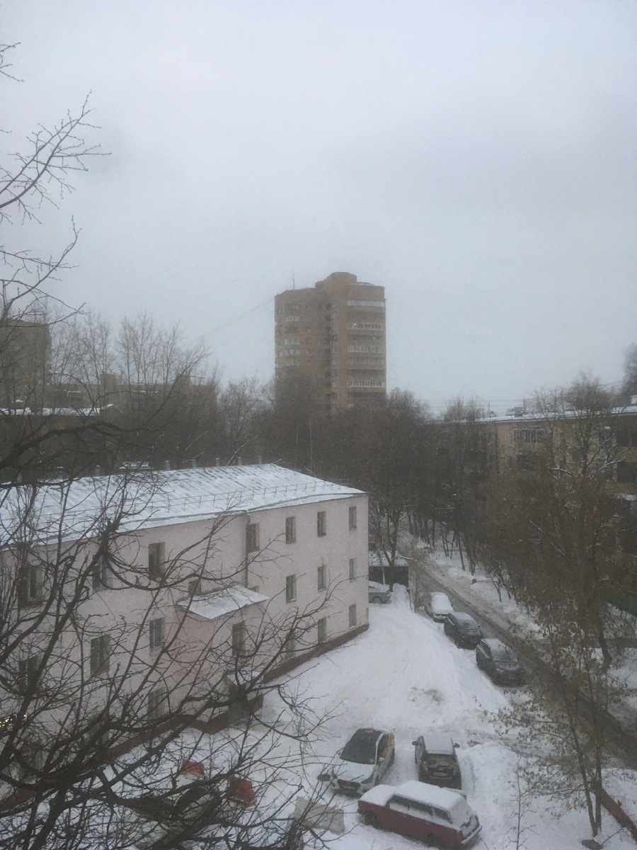 Вчерашний вид из окна, сегодня такой же)