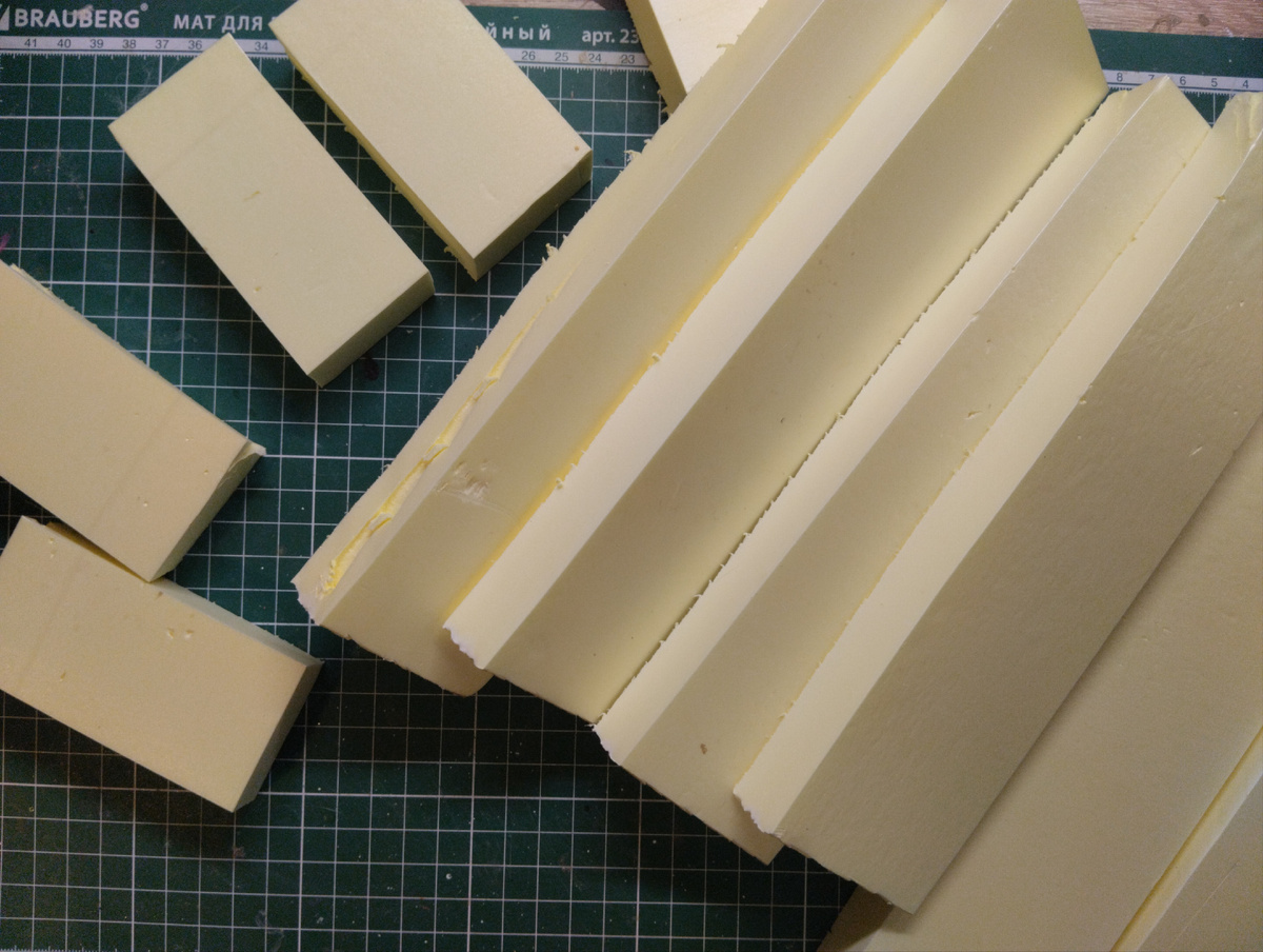 Вырезаю болванки будущих Эскимо