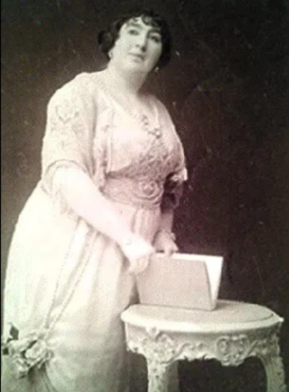 1920 годы. Айше-султан