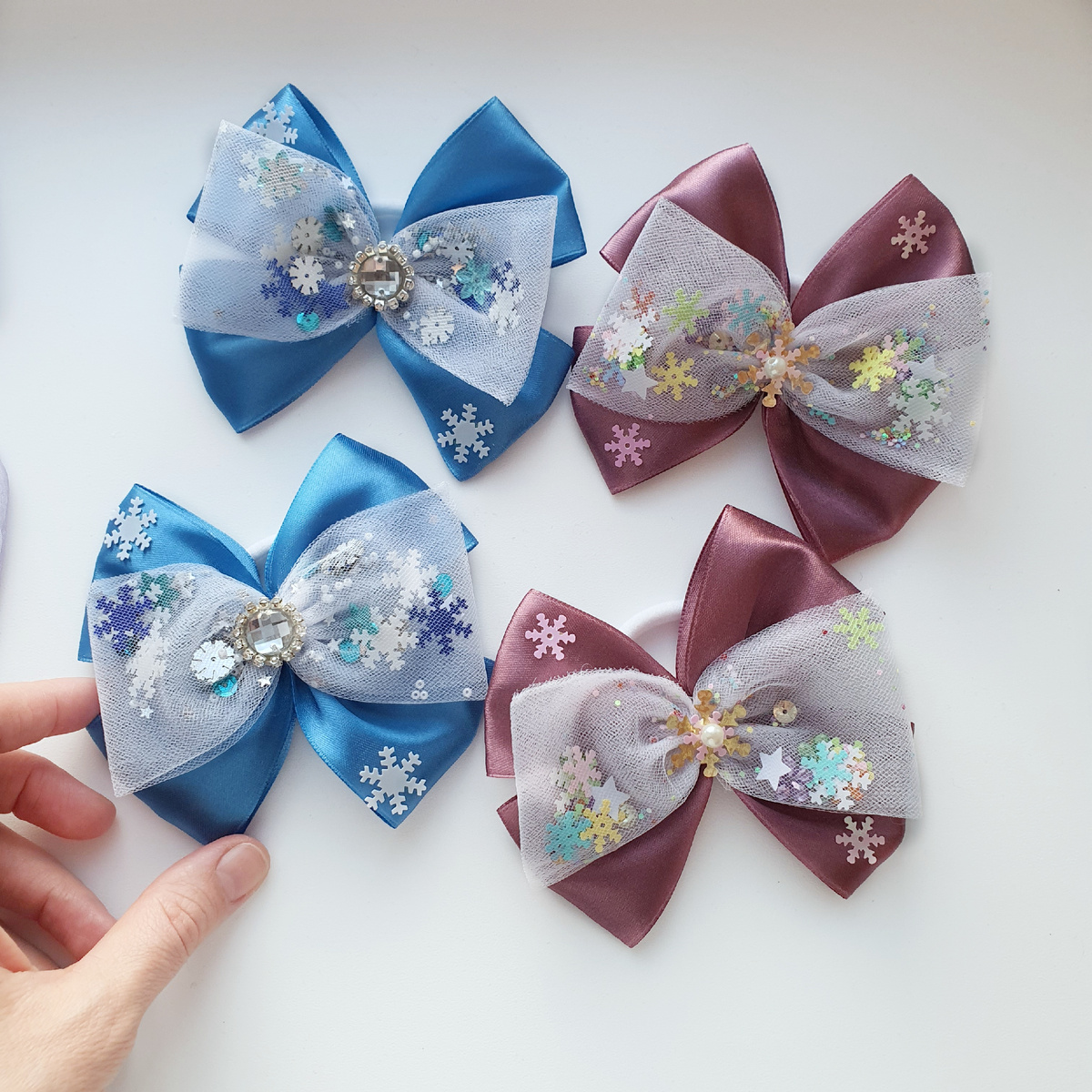 Бантики в новогодней тематике