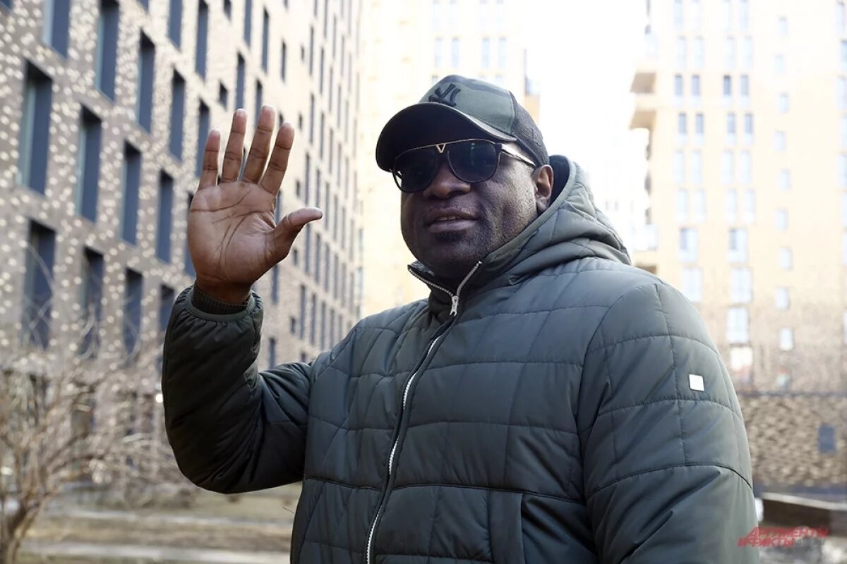    Боксер Кевин Джонсон выразил готовность поработать во ФСИН