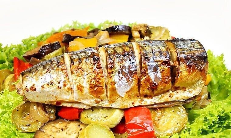 СКУМБРИЯ С ОВОЩАМИ/В рукаве в духовке.