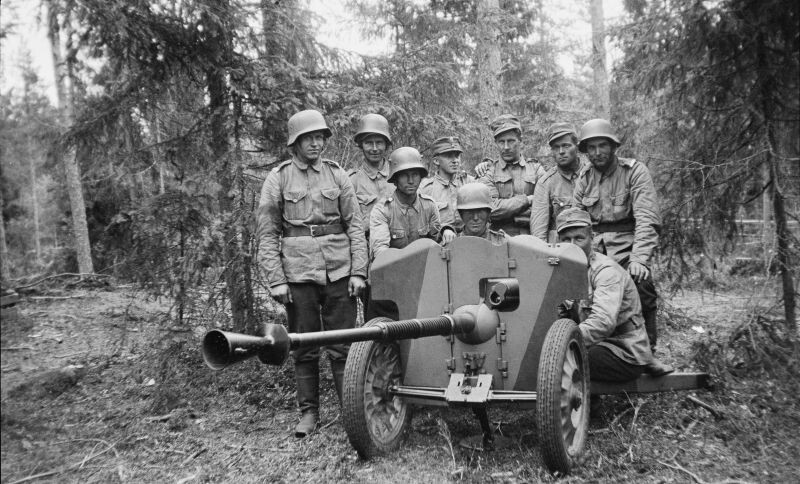 Финская 25-мм противотанковая пушка Гочкисс обр. 1937 г. французского производства (Canon léger de 25 antichar SA-L modèle 1937; финское обозначение — 25 PstK37).