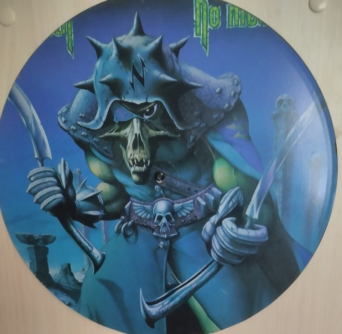 Сувенирный диск альбома No mean city 1978 года. 