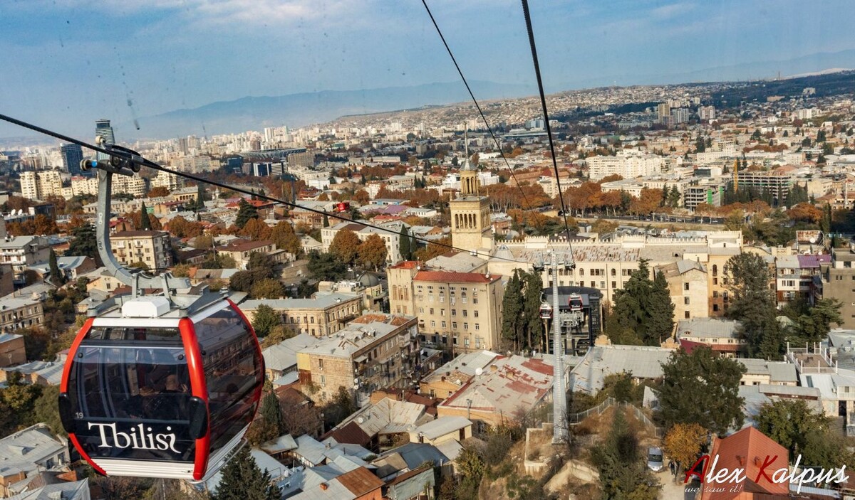 Канатная дорога Руставели - Парк Мтацминда.
