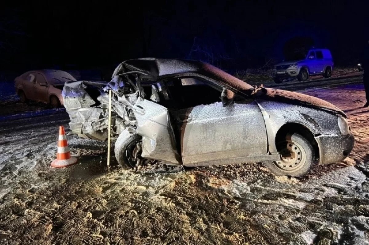    Водитель Lada пострадала в тройном ДТП на летних шинах на Ставрополье