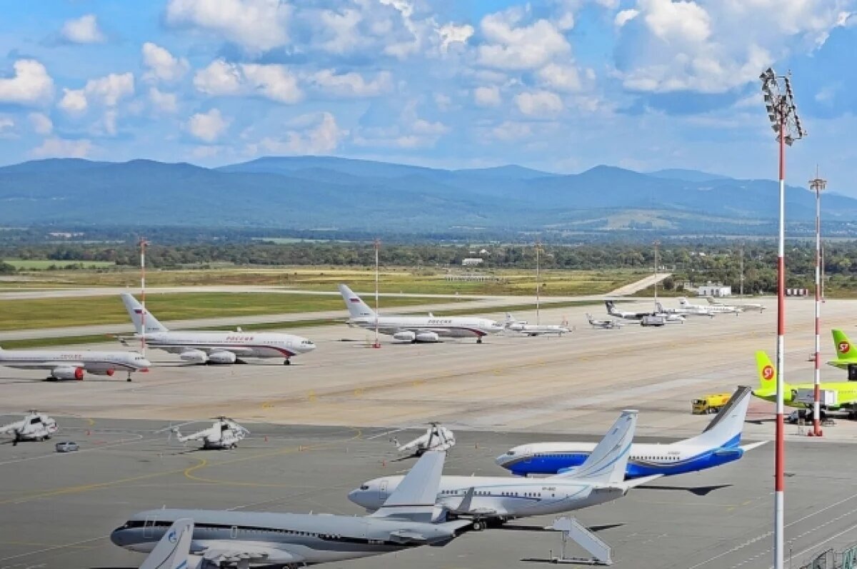    Женщина пытались провести в Азию незадекларированные 90 тысяч долларов