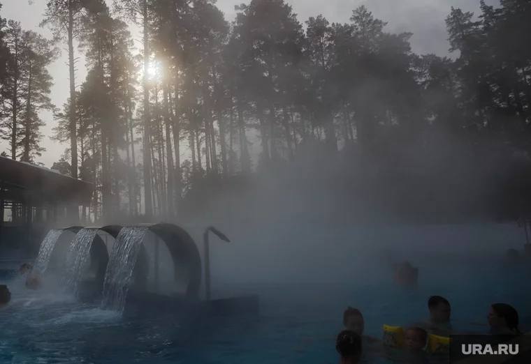 В «Волне» гостям предоставляют доступ к открытому бассейну
Фото: Илья Московец © URA.RU