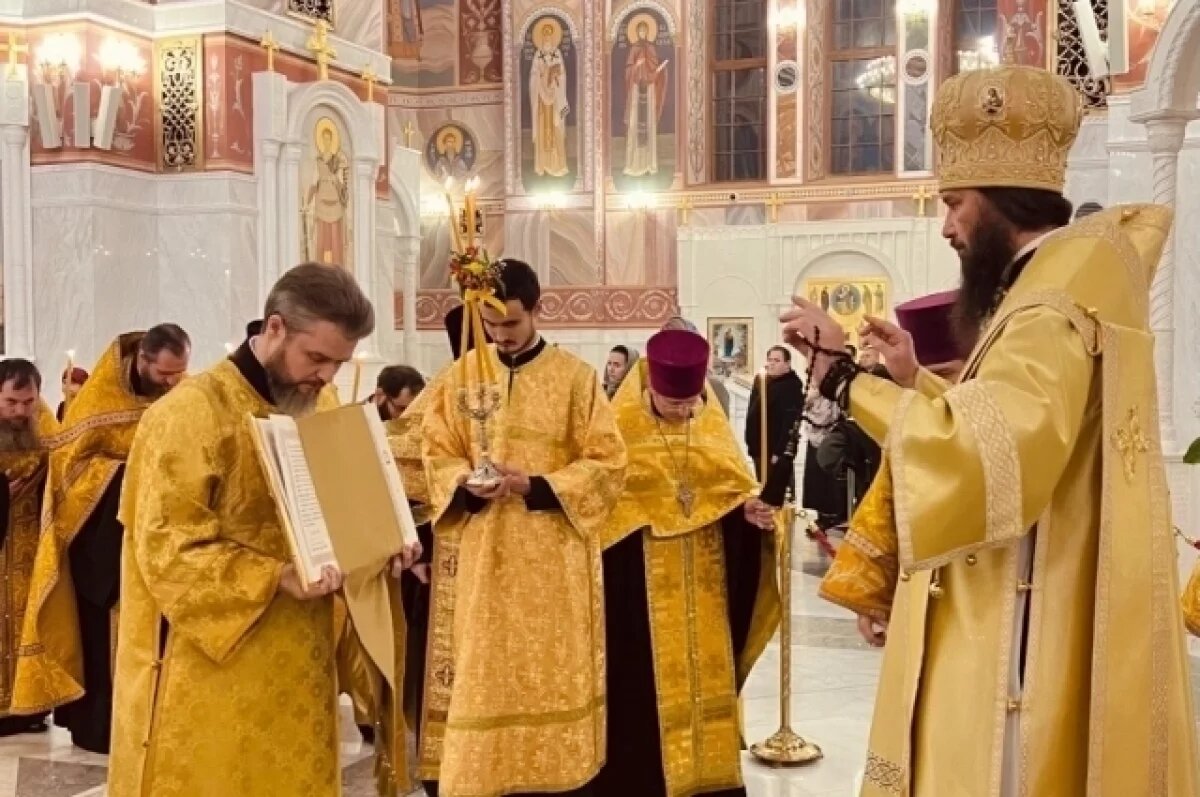    Митрополит помолился о волгоградском губернаторе и заклеймил соцсети