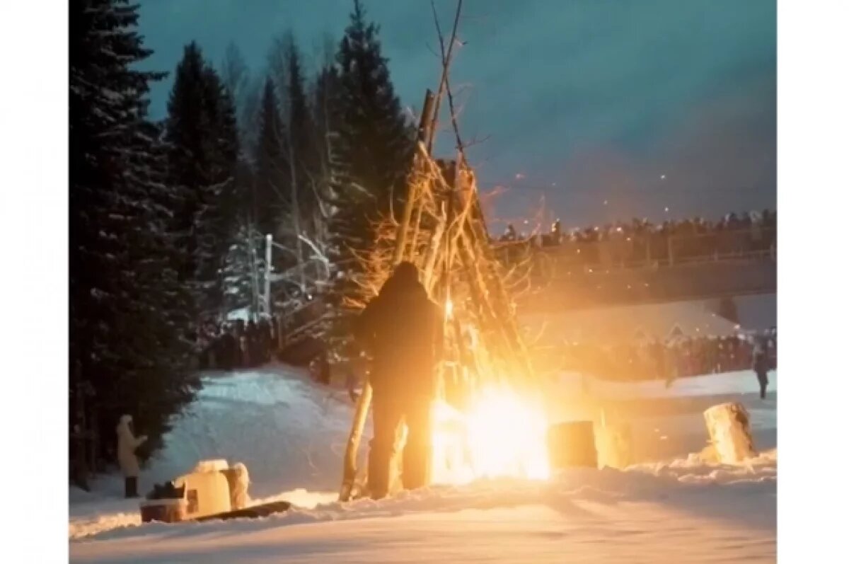    Несмотря на погоду, холодно жителям и гостям окружной столицы точно не было.