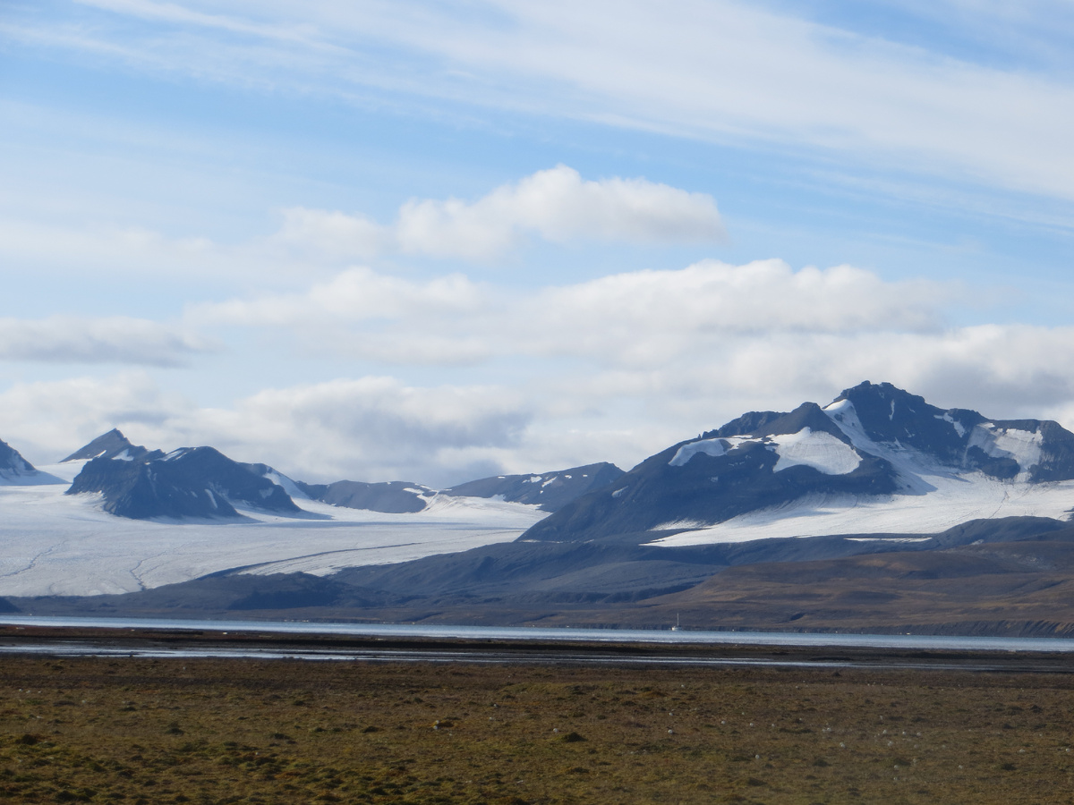 Гренфьорд, вид с восточного берега