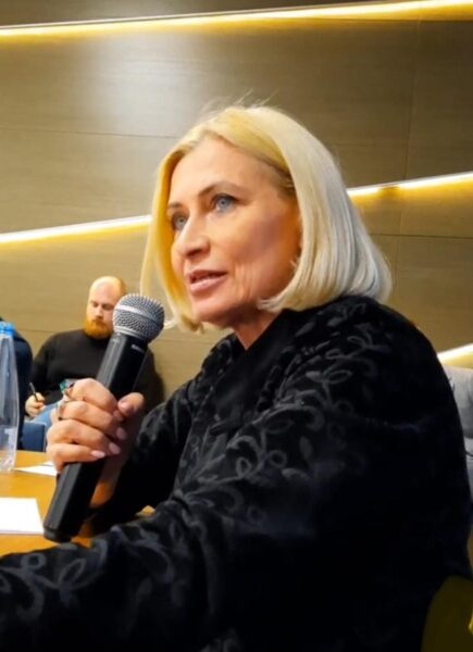 Ирина Валерианова, сооснователь Ассоциации розничной торговли, на совещании в Ратуше