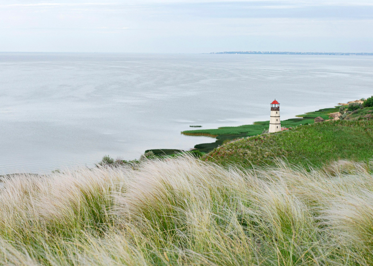 По словам местных, курортный сервис в Таганроге развит слабее, чем, например, в Ейске (Краснодарский край), который также имеет выход к Азовскому морю. Фото: Artyom Panfilov / Unsplash