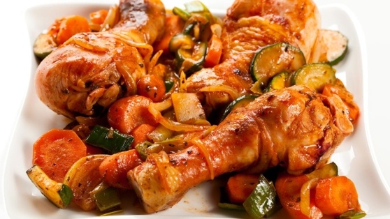    Куриные голени, запеченные на овощной подушке в духовке: вкусный и полезный ПП-рецепт Алина Городниченко