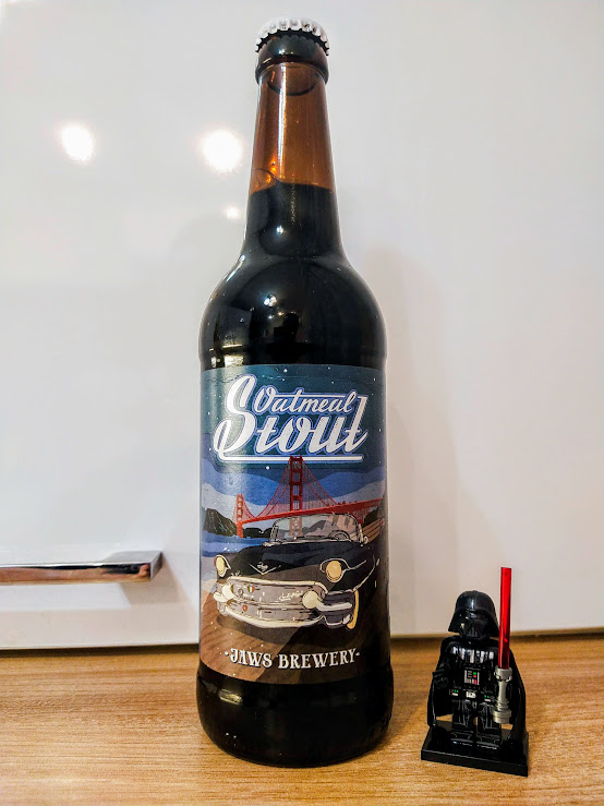 Не знаю, что за машина на этикетке, но мост - точно Золотые Ворота)))