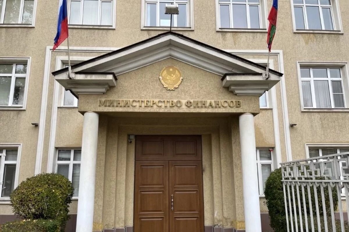    Меликов упразднил Службу госфинконтрлоля Дагестана