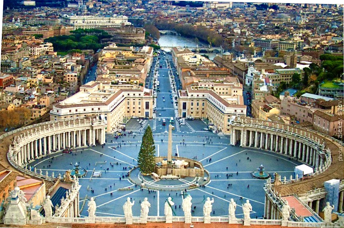 Рим готовится к празднованию Нового года.