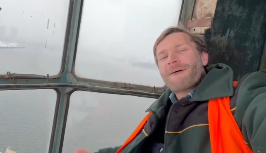    скриншот из ролика