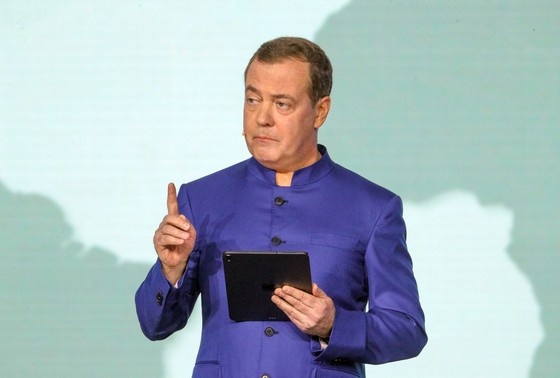    Дмитрий Медведев