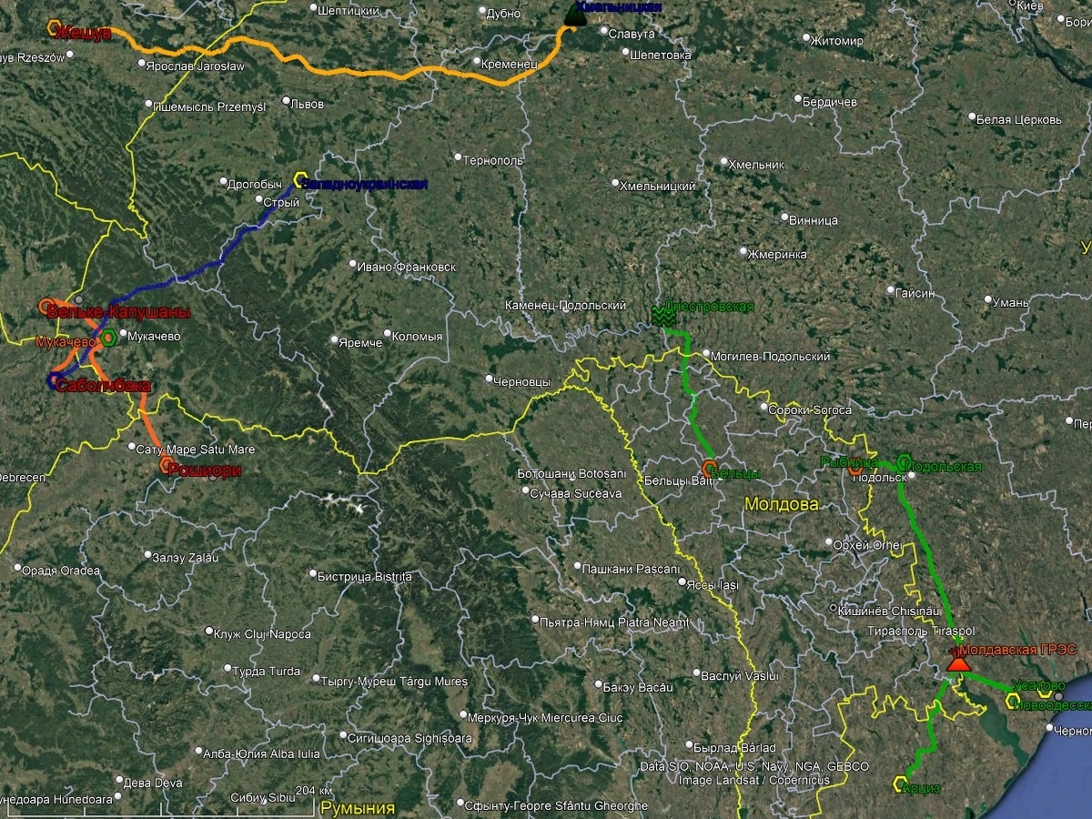 Синие линии - ВЛ 750 кВ, рыжие - 400 кВ, зелёный - 330 кВ.