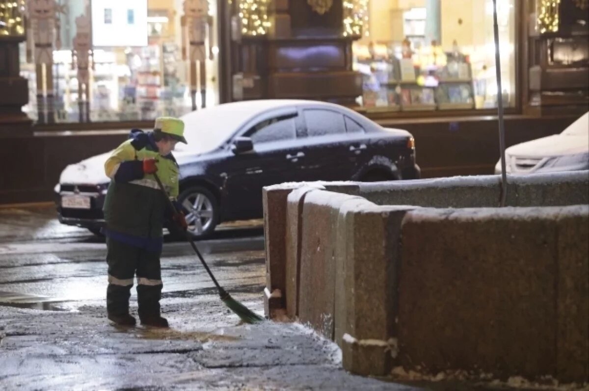   Работы по устранению последствий снегопада в Петербурге начали заранее