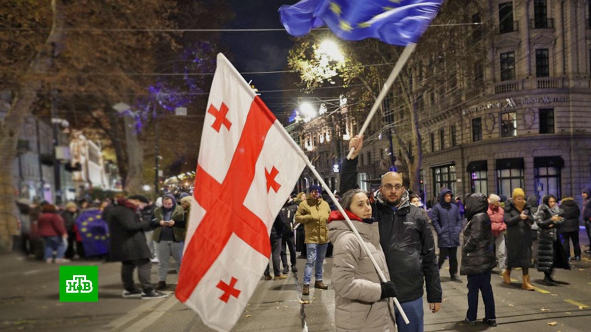    В Грузии начались выборы президента по новой процедуре