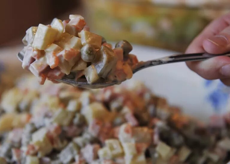    Россиянам рассказали, как сделать новогодние салаты более полезными Кристина Просвиркина