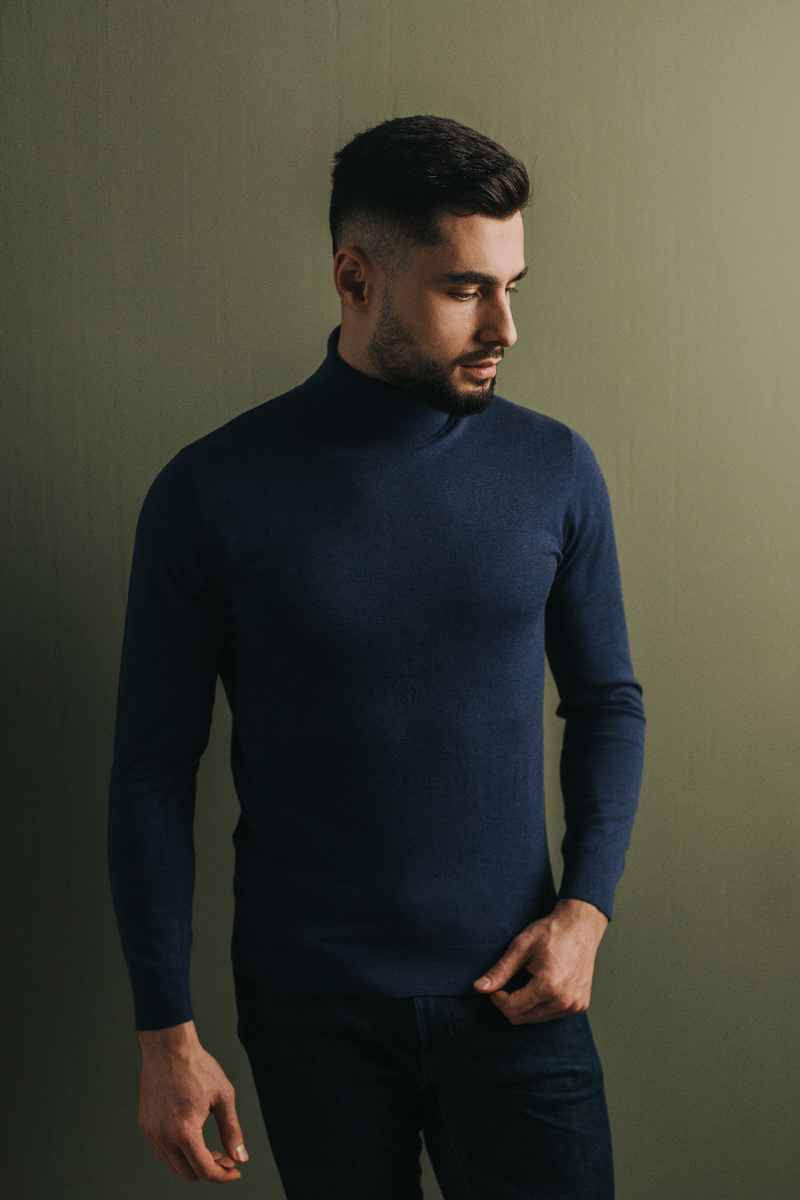 Мужская водолазка Mazaltovman в синем цвете