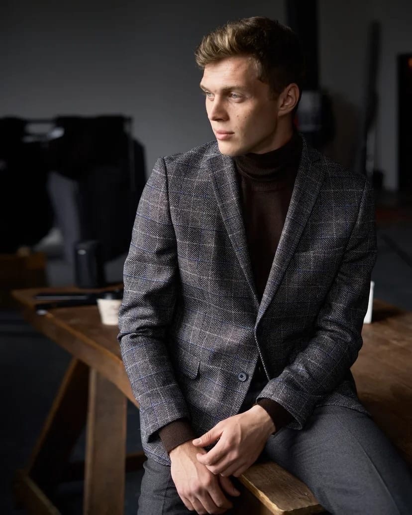 Мужская водолазка Mazaltovman c непарным мужским пиджаком