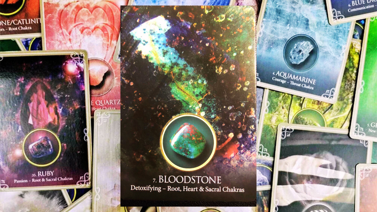 Гелиотроп. Photo «Eternal Crystals Oracle» by Jade-Sky. 