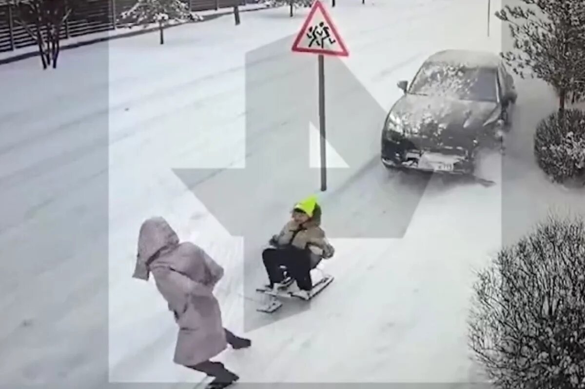    Появились кадры смертельного ДТП с ребенком и няней в Новой Москве