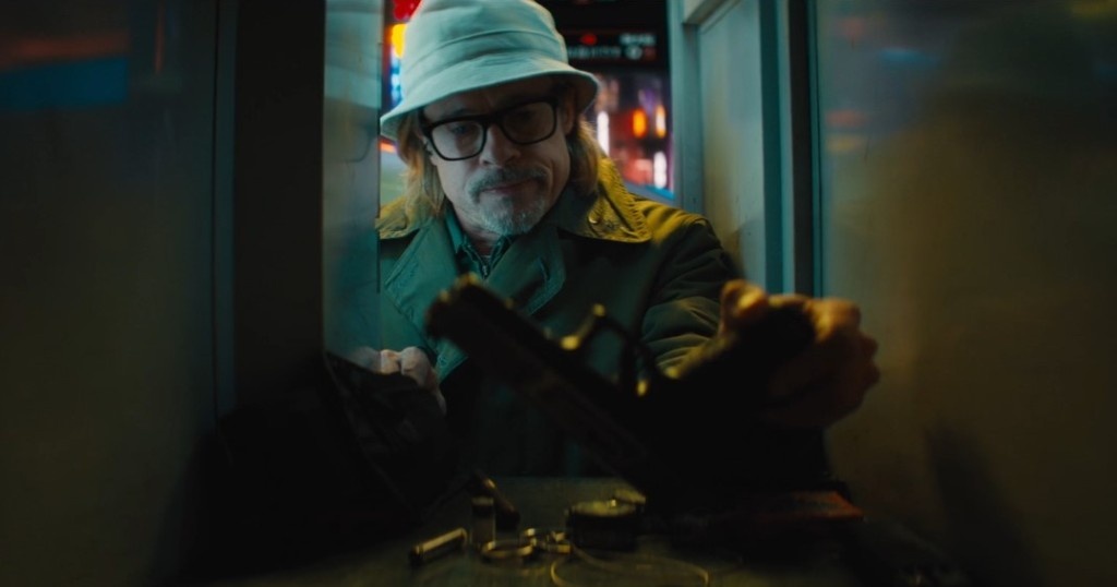 Кадры из фильма "Быстрее пули" (Bullet Train) 2022г.