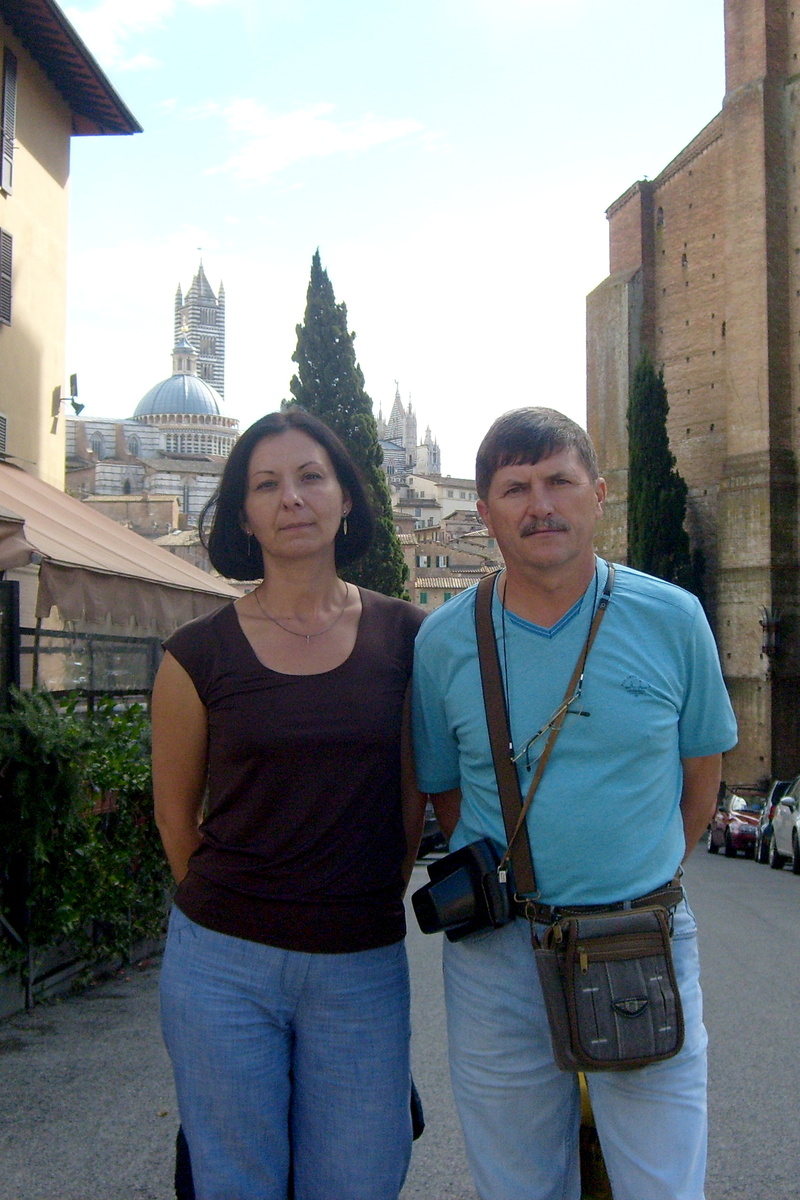 Фото автора. Начало экскурсии. Курс - на башню, которая виднеется на дальнем плане.