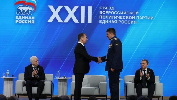     Текст: Рафаэль Фахрутдинов