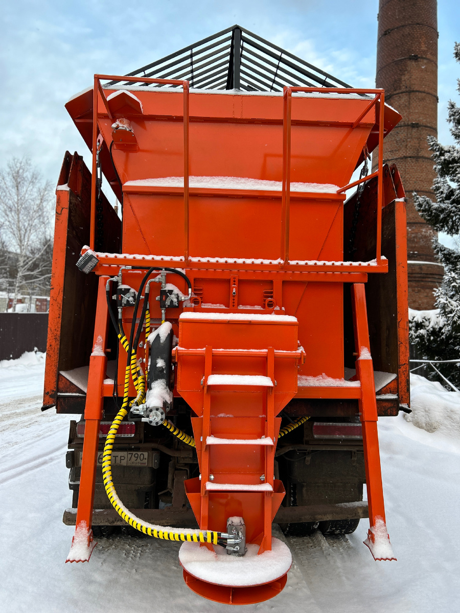 Редуктор RT-500, две якорных цепи, решетка из полосы. Толщина стенки 4мм. D тарелки 600мм 