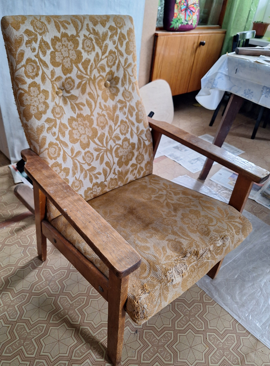 Кресло доставлено в мою "мастерскую" 